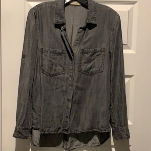 Bella Dahl grey button up top